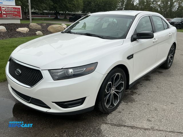 Lot 2-45202 - 2015 Ford Taurus SHO Sedan AWD