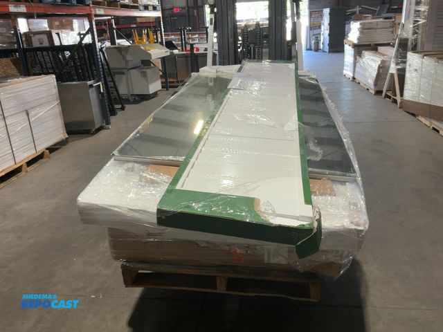 Lot 2-92727 - Pallet of Closet Doors, Mirrors, &amp; Cabinets