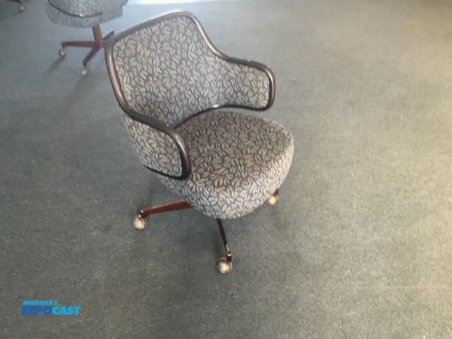 Lot 2-77771 - Gray rolling office chair