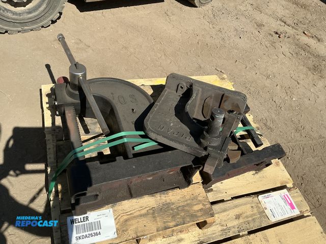 Lot 2-76820 - Skid lot of (3) various industrial heavy-duty Arbor Presses