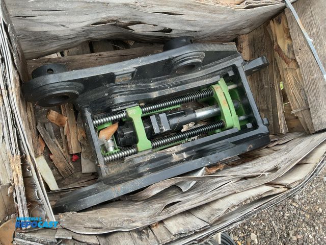 Lot 2-40382 - Unused Geith Hydraulic Quick Coupler  for Doosan DX140LC Excavators, QC60-65H2G4-5174, Comes with Do...