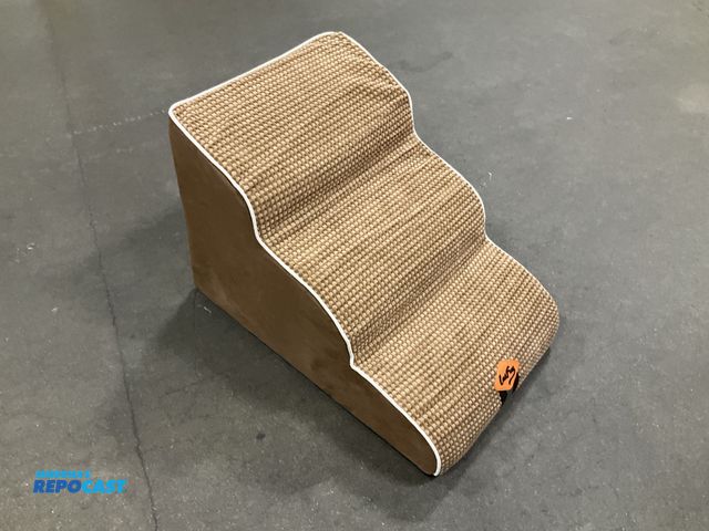 Lot 2-96279 - Laifug brown soft dog stairs 3 steps