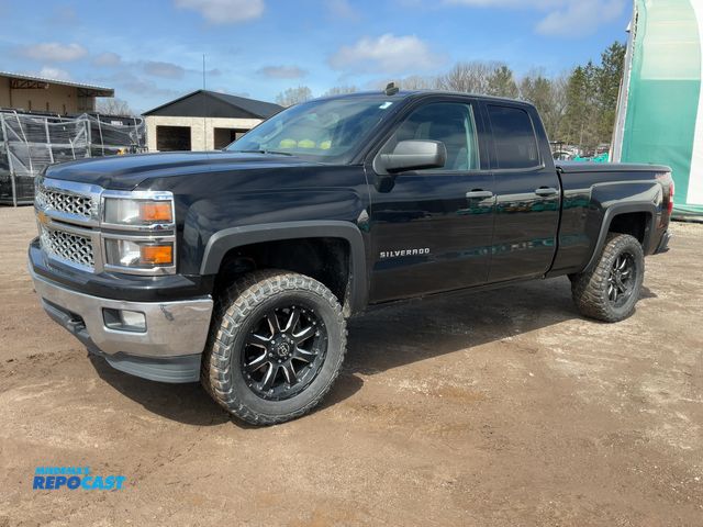 Lot 2-44882 - 2014 Chevrolet Silverado LT Double Cab Standard Box Pickup Truck 4x4