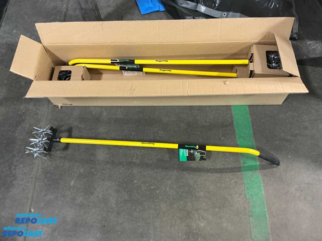 Lot 2-17085 - Lot of (4) hound dog long aluminum handle lawn cultivator