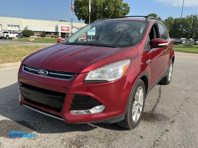 Lot 2-95904 - 2013 Ford Escape SEL SUV 4x4