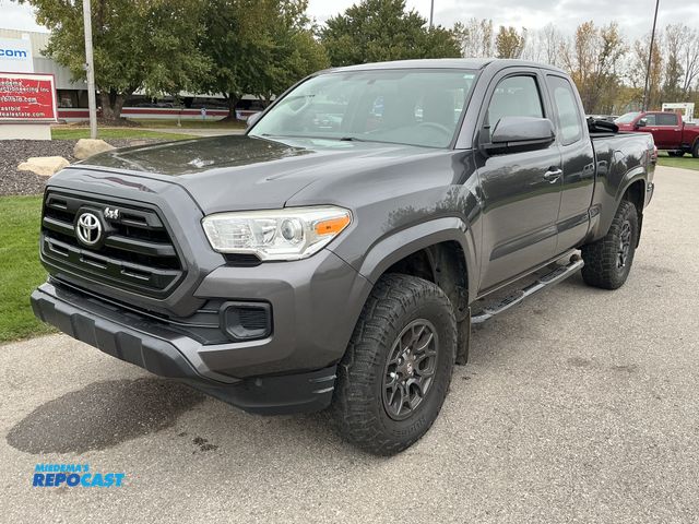 Lot 2-41224 - 2016 Toyota Tacoma Extended Cab Short Box Pickup Truck 4x4