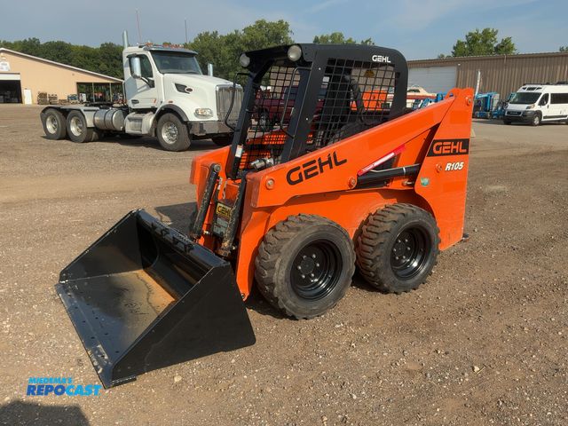 Lot 2-40310 - 2021 Gehl R105 Skid Steer