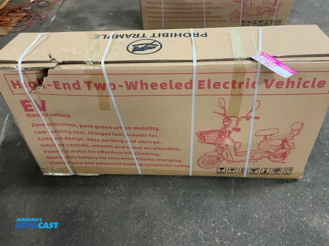 Lot 2-21927 - New SDLANCH EV Electric Scooter, Battery Operated, Steel Frame, Painted Plastic Shell, LED Running L...