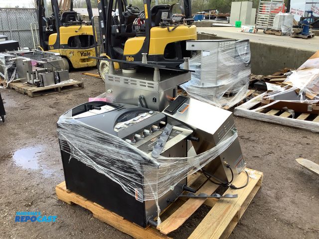 Lot 2-93482 - Lot of used coffee machines including Bunn ICB TWIN SH, a Bunn CWTF15-APS, and a a Bunn iMIX-5S hot ...