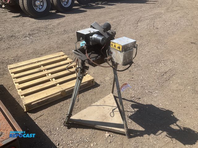 Lot 2-43802 - Wood Mizer Sawmill automatic saw blade sharpener, currently set up to sharpen blades for Woodmiser L...