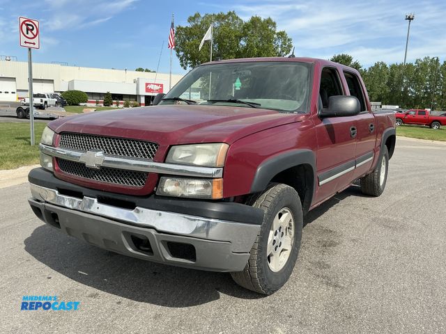Lot 2-75207 - 2005 Chevrolet Silverado 1500 LS Crew Cab Standard Box Pickup Truck 4x4