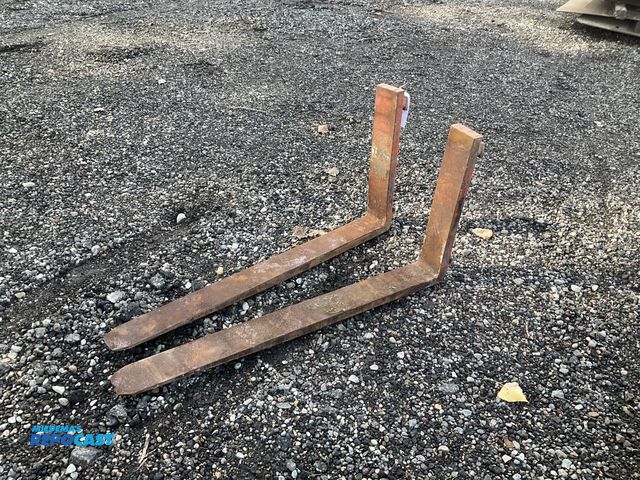 Lot 2-41635 - (2) 42”L x 4”W forks for 16” carriages, used