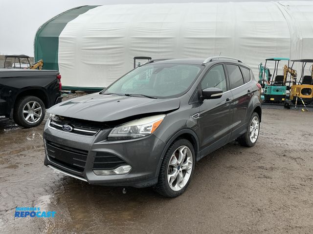 Lot 2-40891 - 2015 Ford Escape Titanium 4WD SUV 4x4