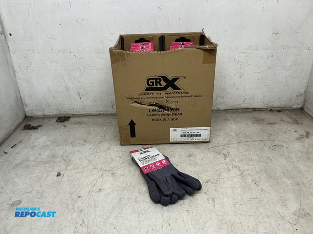 Lot 2-33280 - (8) dozen 6RX ladies Workwear - all season flexible fit cut resistant work gloves - size: medium