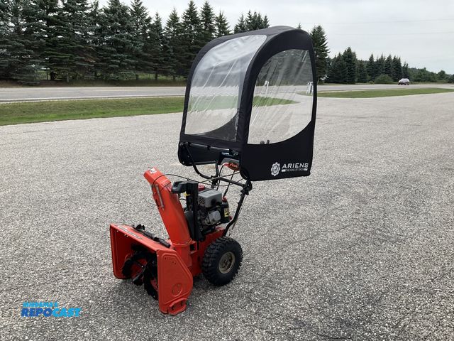 Lot 2-61535 - 2014 Ariens AX208 2-Stage Self-Propelled Snow Blower