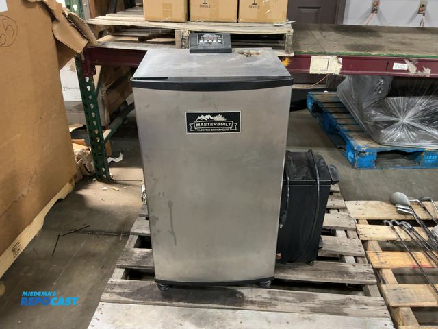 Lot 2-27569 - Masterbuilt Digital Electric Smokehouse. 120VAC