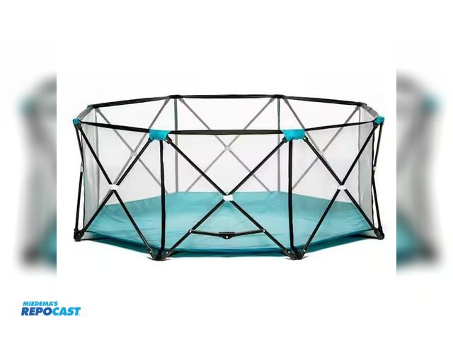 Lot 2-65730 - 1 Regalo 1380 DS Myplay teal 5’x26” tall portable play yard