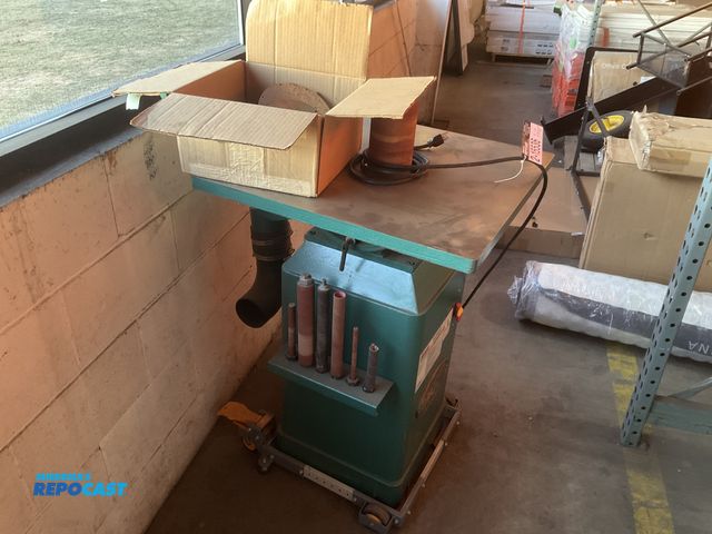 Lot 2-15536 - Grizzly G071 Oscillating Spindle Sander