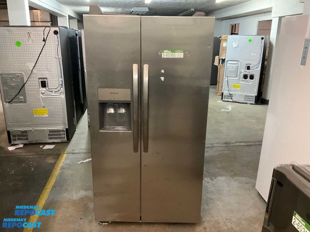 Lot 2-60946 - Scratch & Dent Free Standing Frigidaire  FRSS2623ASN Refrigerator/Freezer