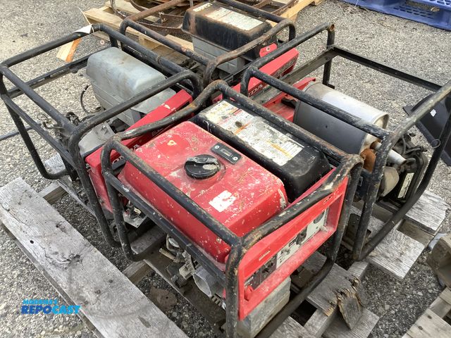 Lot 2-92115 - Lot of (4) Honda generators