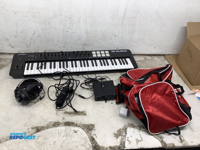 Lot 2-19460 - Musical lot including: M-audio oxygen61 electric keyboard, presnus headphones, preSonus USB96 audio ...