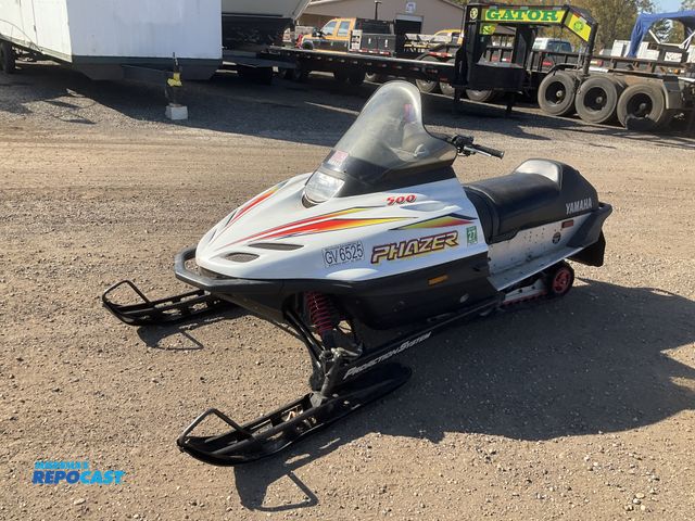 Lot 2-20542 - 1999 Yamaha Phazer 500 Snowmobile