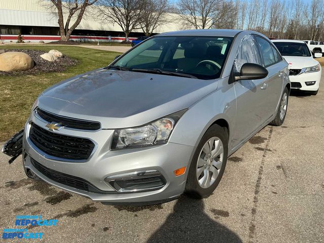 Lot 2-47431 - 2015 Chevrolet Cruze LS FWD Sedan FWD