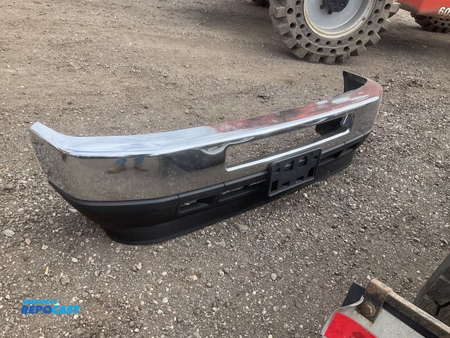 Lot 2-22993 - Chrome front bumper for a 2008 - 2022 Ford E-350, used