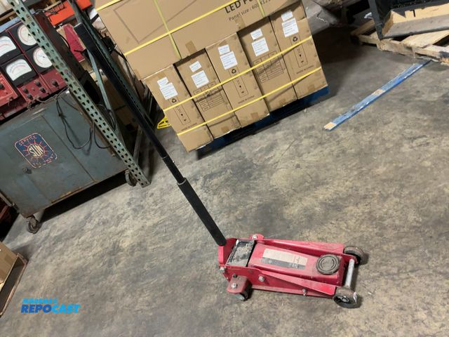 Lot 2-27814 - Steelman 3 1/2 ton jack