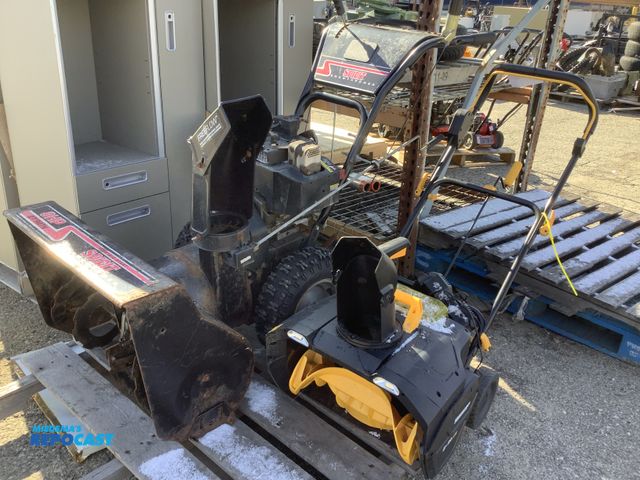 Lot 2-73179 - Spirit snowthrower and yard works 627804X79A and unknown Walk-Behind Snow Blower Skid lot of (2) sno...