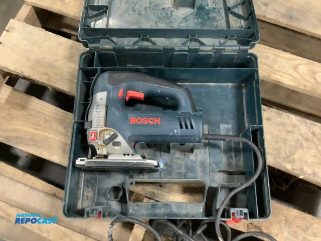 Lot 2-76779 - Bosch jig saw