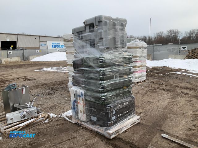 Lot 2-19653 - 10 Military surplus shipping cases