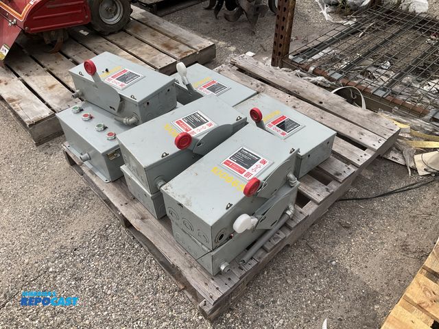 Lot 2-91351 - Skid lot (8) electrical disconnect boxes cutler-hammer heavy duty safety switch