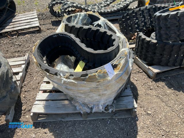 Lot 2-91986 - Set of (2) Rubber Skid Steer Tracks 300 X 52.5 x 86 Skid Steer
