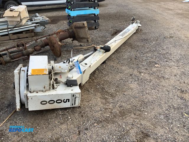 Lot 2-93211 - Liftmoore inc 5000 service truck crane