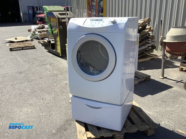 Lot 2-76674 - Maytag Neptune  MDG9700AWW Dryer