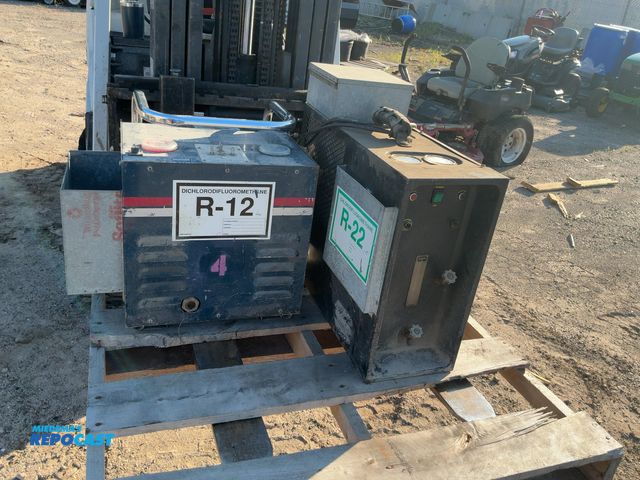 Lot 2-96349 - Refrigerant Extractor and Recovery Machines