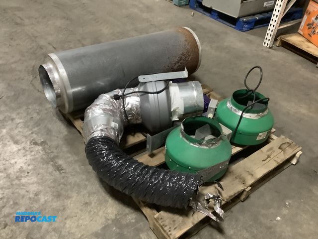 Lot 2-77913 - Skid lot of industrial items including: insulation tubing elbow, electronic ballast for HID lamps, (...