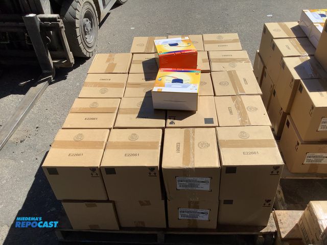 Lot 2-33093 - Skid lot of Sylvania 5/6” quad LED recessed kits