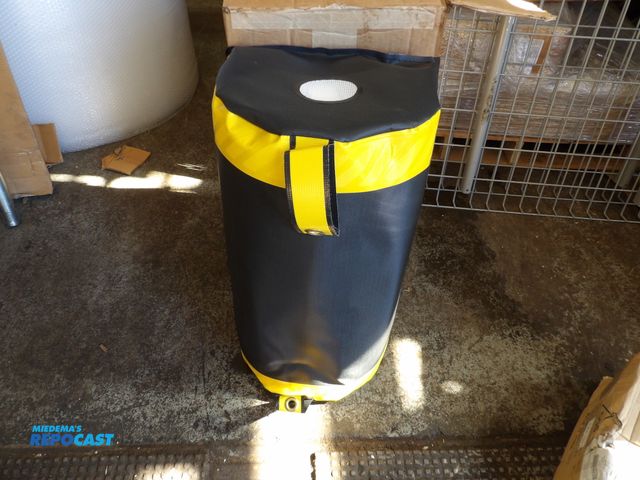 Lot 2-53043 - New draft blocker, wear pleats not included, 2' overall lenght, 3/4' overall height, vinyl, made in ...