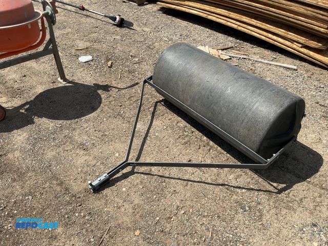 Lot 2-99734 - Rugid yard equipment system roller