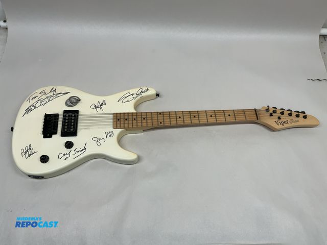Lot 2-55304 - BGuitars Viper Electric Guitar Autographed by Members of the Boston Band(DOBSON)