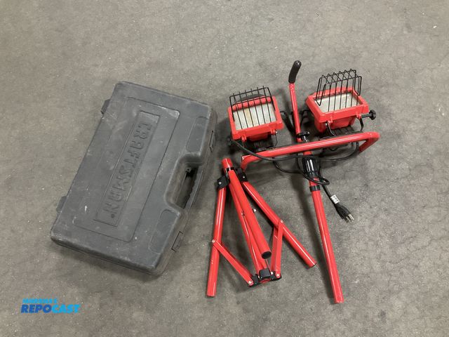 Lot 2-67998 - 2 Twin head 1000 watt portable work light, and a Craftsman tool kit includes 2 drill/driver models 3...