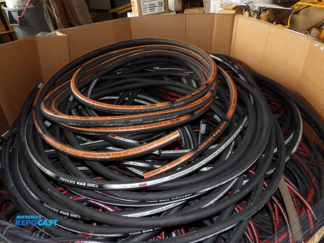 Lot 2-53304 - pallet/Gaylord of new assorted hydraulic hoses, various length, sizes, + PSI