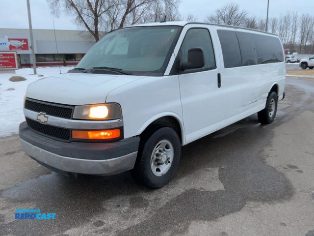 Lot 2-43404 - 2014 Chevrolet Express LT 3500 Extended Passenger Van RWD