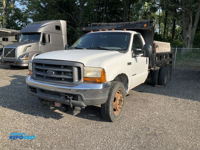 Lot 2-11251 - 2000 Ford F450 Dump Truck
