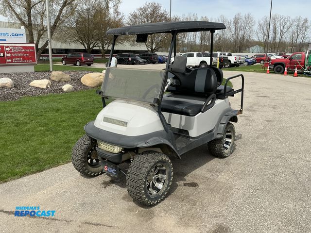 Lot 2-92129 - 2007 Club Cart 48v Golf Cart