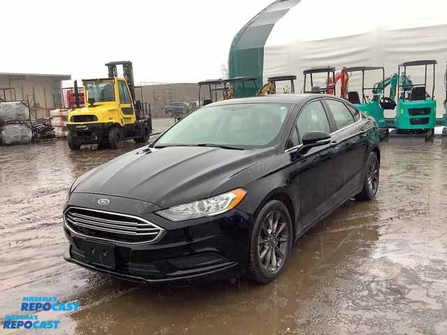 Lot 2-22941 - 2017 Ford Fusion SE Sedan FWD