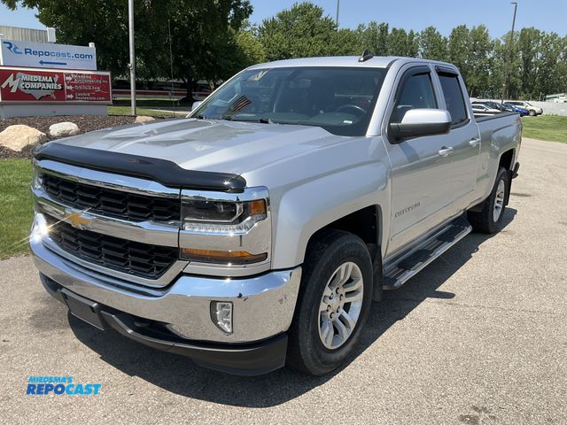 Lot 2-18133 - 2018 Chevrolet Silverado 1500 LT Extended Cab Standard Box Pickup Truck 4x4