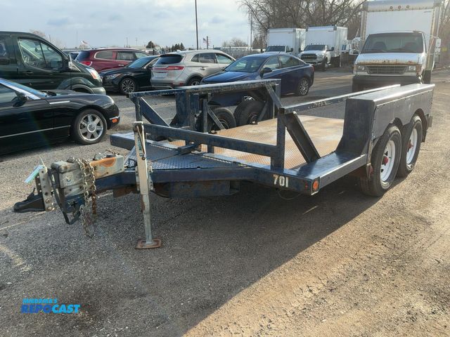 Lot 2-60246 - 2015 AIR-TOW T12-10  Drop Deck Trailer 12'